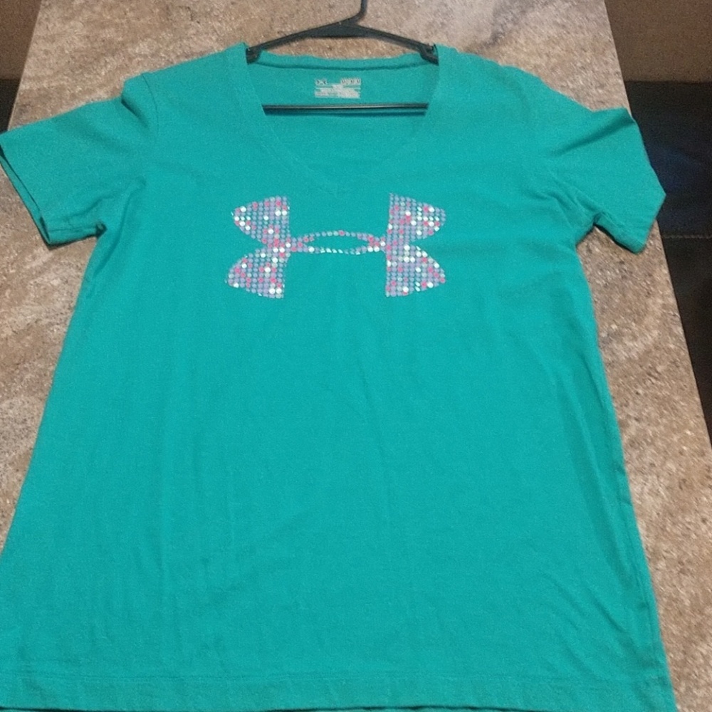 ✨FLASH SALE✨Under armour Shirt